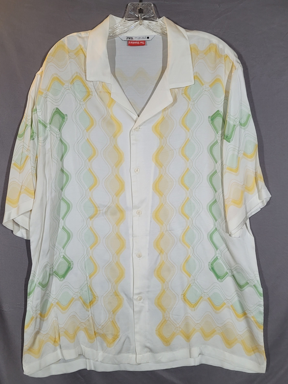 Zara White Short-Sleeve Button-Down Shirt Size L